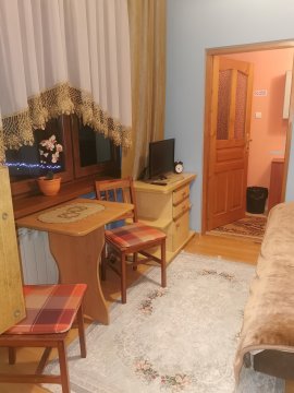 Widok na podwórko oraz ogród naszego obiektu - Spokojne i klimatyczne miejsce. 