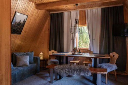 Leśna Sielanka domki z jacuzzi w lesie, góra Szczebel.Kort tenisowy,boiska,basen