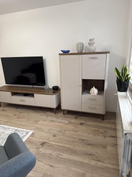 Apartament jest na II piętrze. Położony jest 3 minut od Starego Miasta