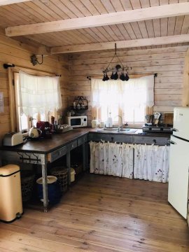 Mały Domek nad jeziorem z własną plażą i sprzętem wodnym, rowery, grzyby, kucyki