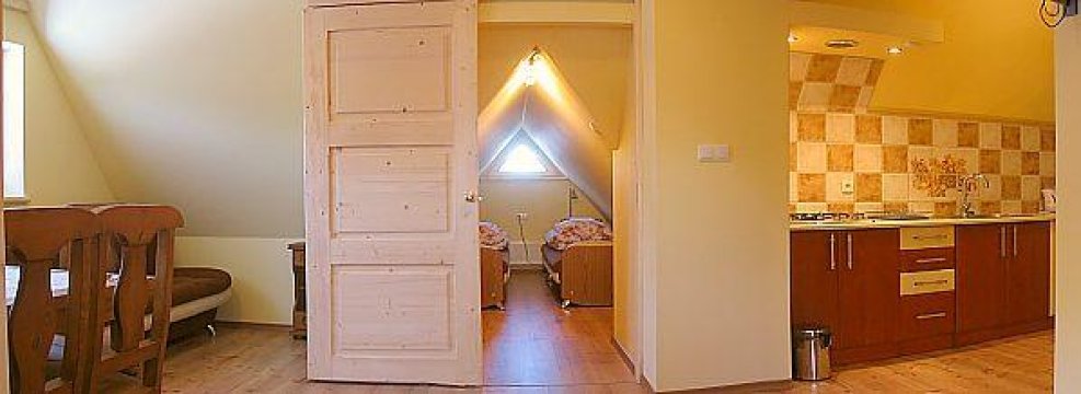 		ZAKĄTEK   POD SMREKAMI