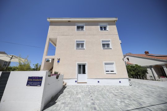 VILLA ANABELLA I & II & III_100m z morza, Zadar, Croatia