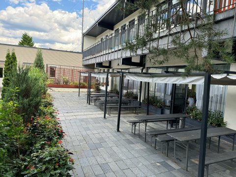 Jadalnia taras - Ośrodek Wypoczynkowy Rusałka | blisko morza | animacje dla dzieci