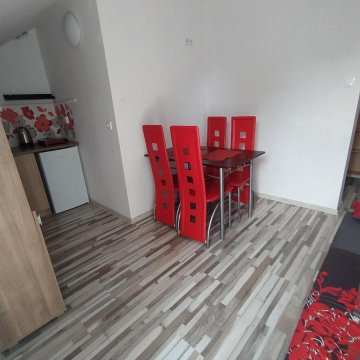 Pensjonat Koral - apartamenty z balkonami i aneksami, centrum, nad morzem