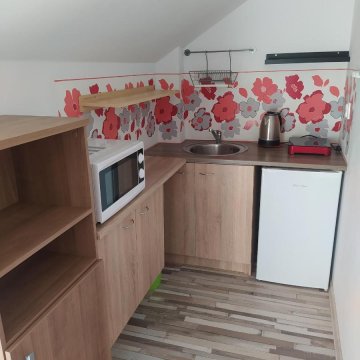 Pensjonat Koral - apartamenty z balkonami i aneksami, centrum, nad morzem