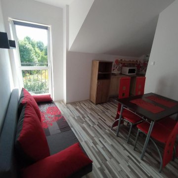 Pensjonat Koral - apartamenty z balkonami i aneksami, centrum, nad morzem
