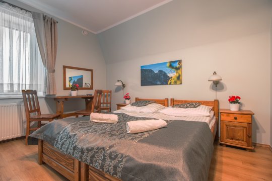 Tatrzański Gościniec. Komfortowe pokoje, wyżywienie na miejscu, plac zabaw