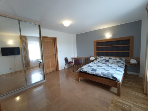 Przestronne apartamenty i pokoje pod Lublinem