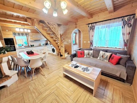Mocarny Domek ma wyłączność