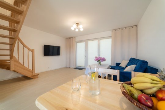 Domki apartamentowe blisko morza i lasu. Idealne dla rodzin w spokojnej okolicy.