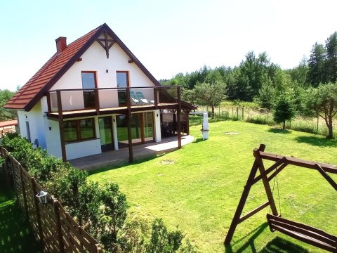 Dom z pięknymi widokami na jezioro ryńskie ilasy.