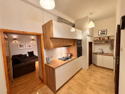 Apartament R48