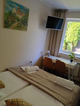 House Apartment z ogródkiem