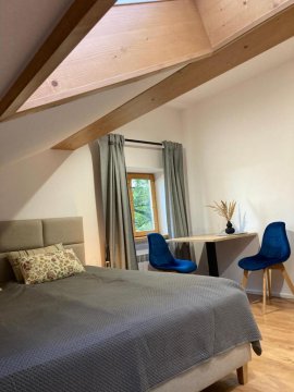 Dom w Sadzie Frydrychówka