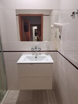 Pokoj dwuosobowy z łazienka