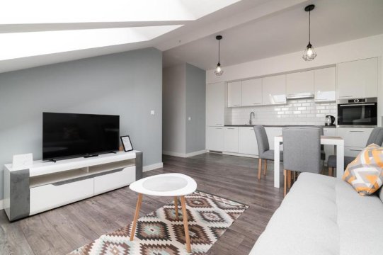 APARTAMENT WARSZAWSKA - klimatyzacja, zamknięte osiedle. parking