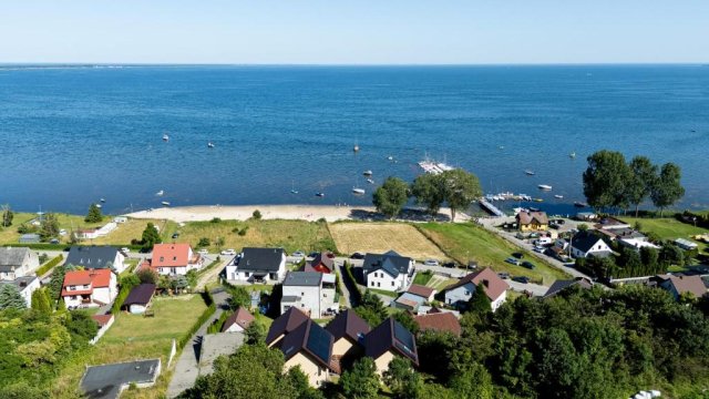 Domki Alex – komfortowe domki nad Zatoką Pucką z placem zabaw i parkingiem