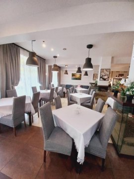 Pensjonat Plażowy Boss z Restauracją 50 metrów od Morza