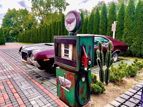 Jantarvia Car Museum , Pasja i Wypoczynek Noclegi z Klimatem
