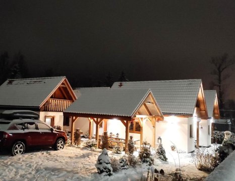 Mała Osada domki z jacuzzi przy gondoli