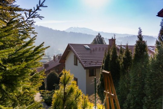 Willa i Wzgórze Jerrego Apartamenty i pokoje z widokiem na góry