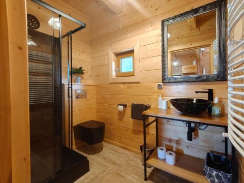 Domek w Zębie z jacuzii w cenie