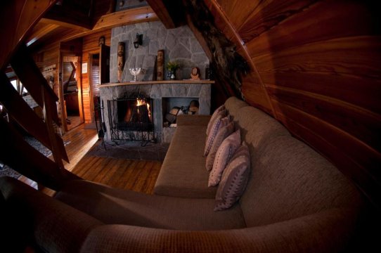 Dom w Szczyrku - stylowy drewniany dom z kominkiem