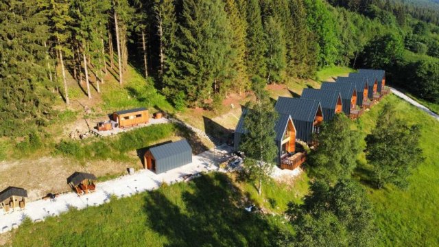 Osada Za gorami za lasami - Domki z widokiem na Snieznik