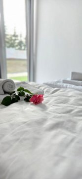 Złote Sady Apartamenty na Mazurach z widokiem na jezioro