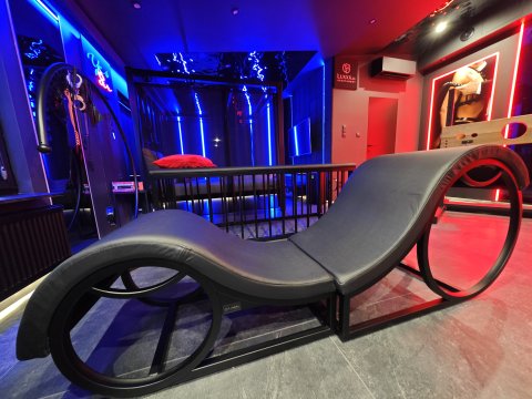 Apartament dla dorosłych BDSM Luxxx Warszawa -