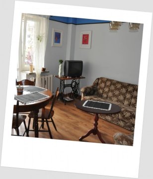 wygodny salon - PIĘKNY APARTAMENT KOŁOBRZEG