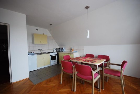 Kuchnia z jadalnią - Dom u Holków - apartament i pokoje gośc.