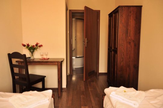 Pokój 2-osobowy z łazienką - ROYAL HOSTEL - Pokoje z Łazienkami i TV