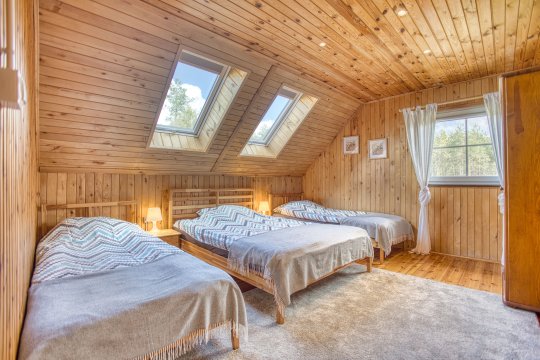 Domki całoroczne otoczone lasem 150 m od jeziora 