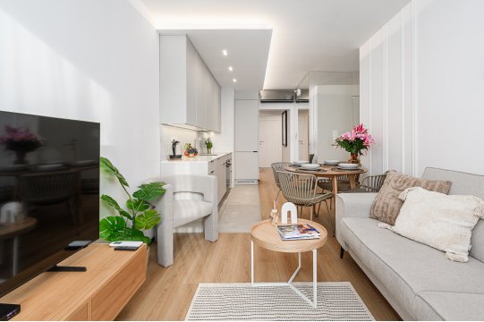 Lumina 4-room apartment near the city center