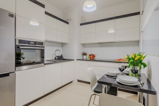 Lumina stylish apart with parking in City Center
