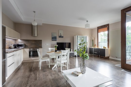 Golden Apartments Warsaw - Elegant City Stay, Kolejowa