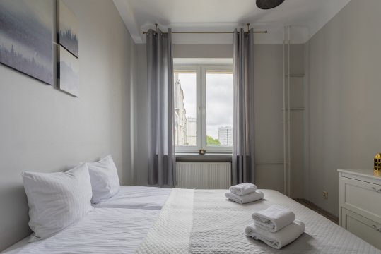 Golden Apartments Warsaw – Comfortable 2-Bedroom in City Center, Marszałkowska