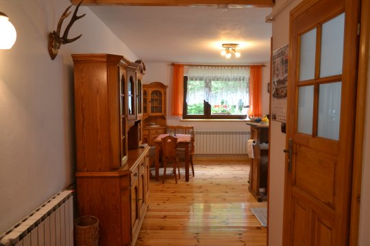 Uroczy Domek w Górach, Dom nad Isepnicą, z tarasem, ogrodem, grillem. 