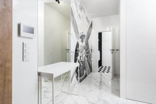 Golden Apartments Warsaw - Luxury 2-Bedroom, Mennica Residence&166