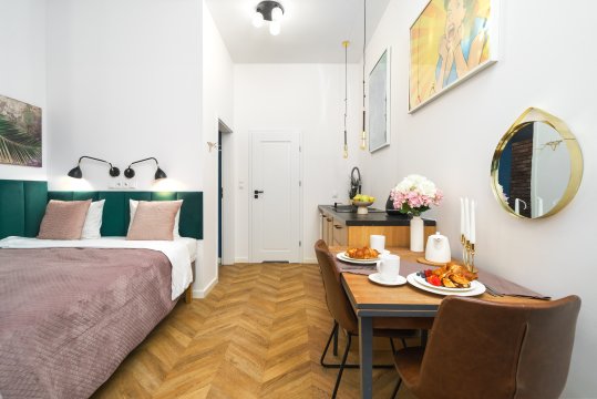 Golden Apartments in Warsaw - Cozy and Stylish Studio - Ząbkowska B