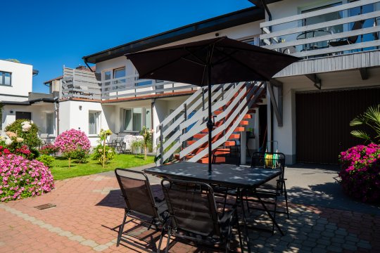 Willa Bliźniak 2 pokoje i apartamenty z wyżywieniem, blisko plaży