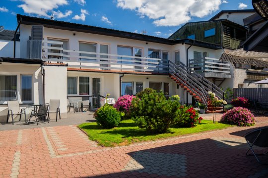 Willa Bliźniak 2 pokoje i apartamenty z wyżywieniem, blisko plaży