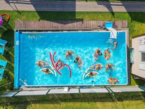 Podgrzewany basen z akcesoriami do pływania - Holiday Park Zator Resort & Spa