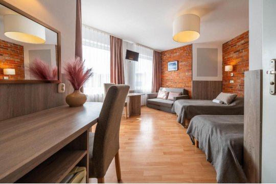 MAX Apartamenty - Pokoje - Domki - Restauracja - Basen