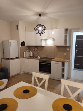 APARTAMENT-SADOWA