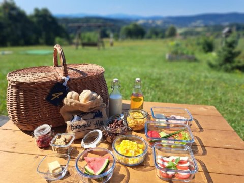 Barwald Hills - piękny widok na Babią Górę i Beskidy