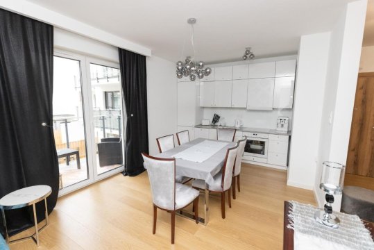 Apartament Business & Living No 91 Nad Zalewem w Cedzynie, hala garażowa