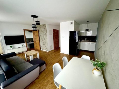 Jurajska Plaza - Nowoczesny apartament z osobną sypialnią, KLIMATYZACJA, Parking prywatny GRATIS - Kielce