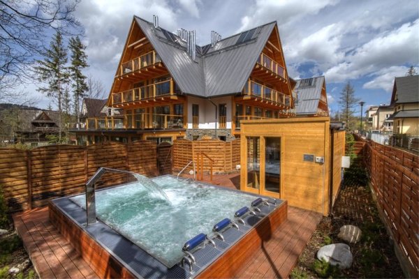 Accommodation in the mountains with a swimming pool